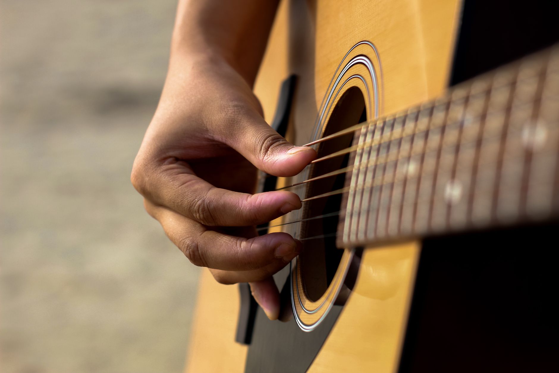 Akustik ile Elektronik Müzik Arasındaki Temel Farklar