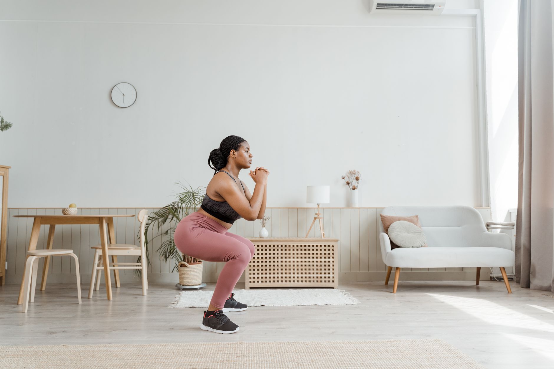 Evde Squat Tekniği: Doğru Form ve Sık Yapılan Hatalar